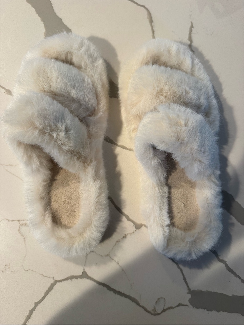 Sz 8 Faux-Fur Slide Slippers in Cream